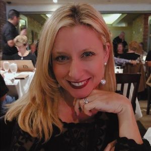 Meet your Posher, Dana